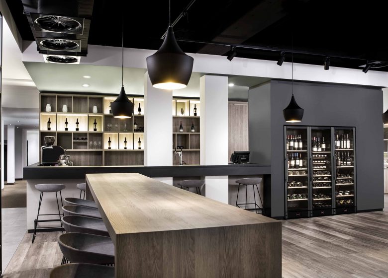 bar and wine cabinet in the modern nestor hotel in Neckarsulm