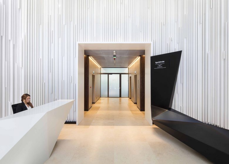 entry and reception in the office building Solo West in Frankfurt