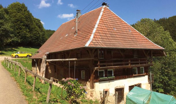 Außenansicht auf histroisches Tagelöhnerhaus in Schwarzwald