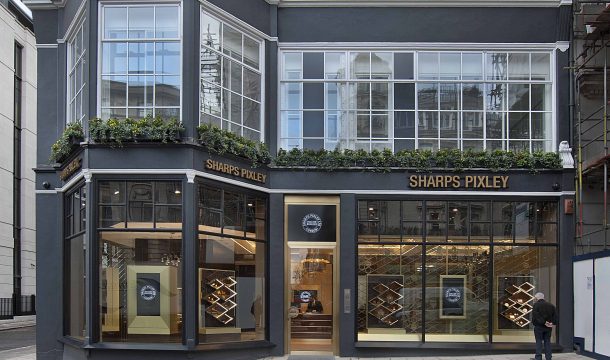 Schaufenster und Fassade bei Sharps Pixley in London